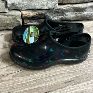 NWT Chicken garden clogs/7